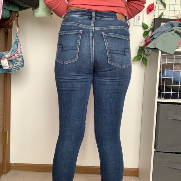 American Eagle super high waisted distressed jeans - Picture 2 of 2